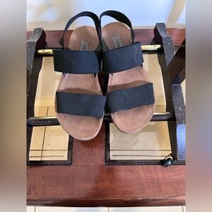 Steve Madden women’s size 6 black canvas flat sandals